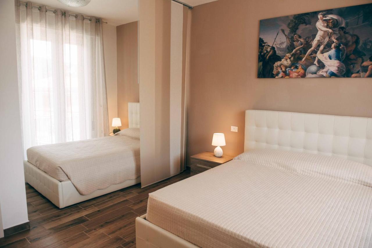 Affitta Camere La Fenice Di Folli Lorella Puegnago del Garda Exterior photo
