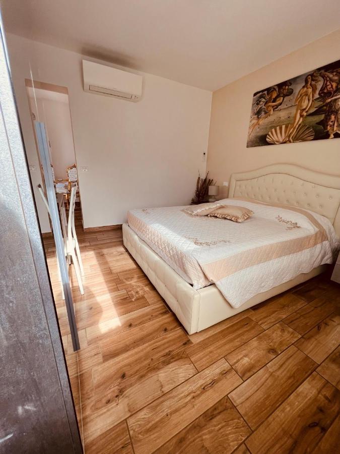 Affitta Camere La Fenice Di Folli Lorella Puegnago del Garda Exterior photo