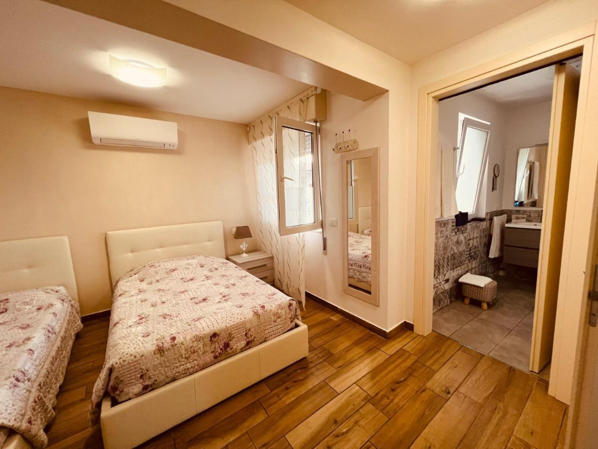 Affitta Camere La Fenice Di Folli Lorella Puegnago del Garda Exterior photo