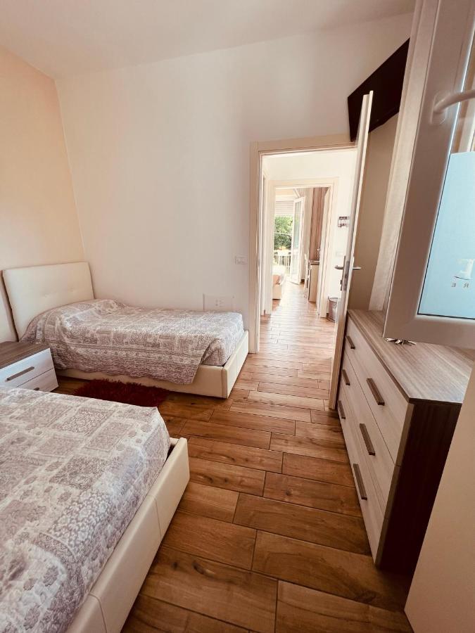 Affitta Camere La Fenice Di Folli Lorella Puegnago del Garda Exterior photo