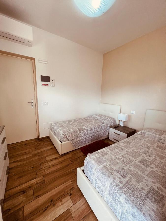 Affitta Camere La Fenice Di Folli Lorella Puegnago del Garda Exterior photo